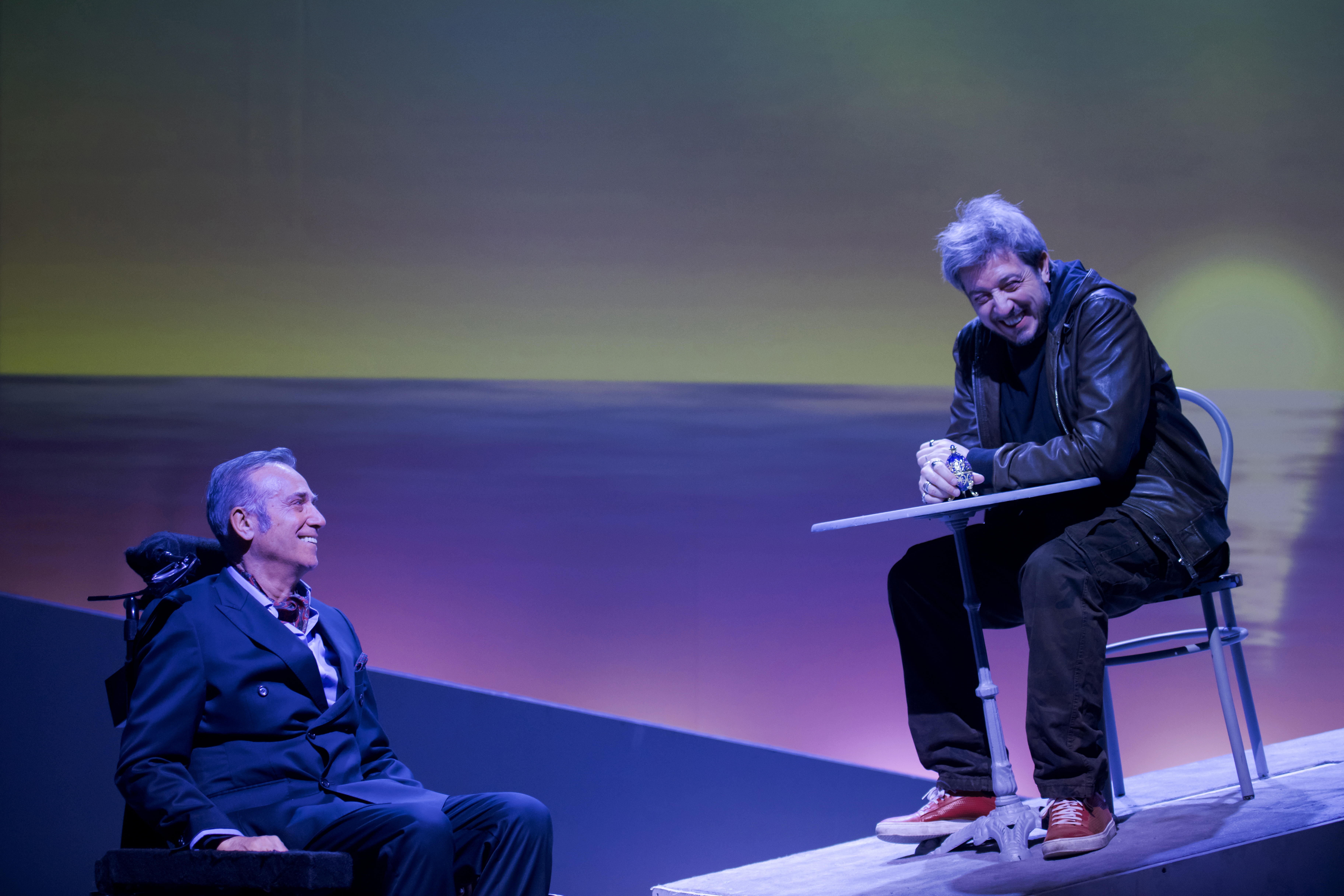 Al Teatro di Alba, mercoledì 17 aprile, tutto esaurito per lo spettacolo “Quasi amici” con Massimo Ghini e Paolo Ruffini