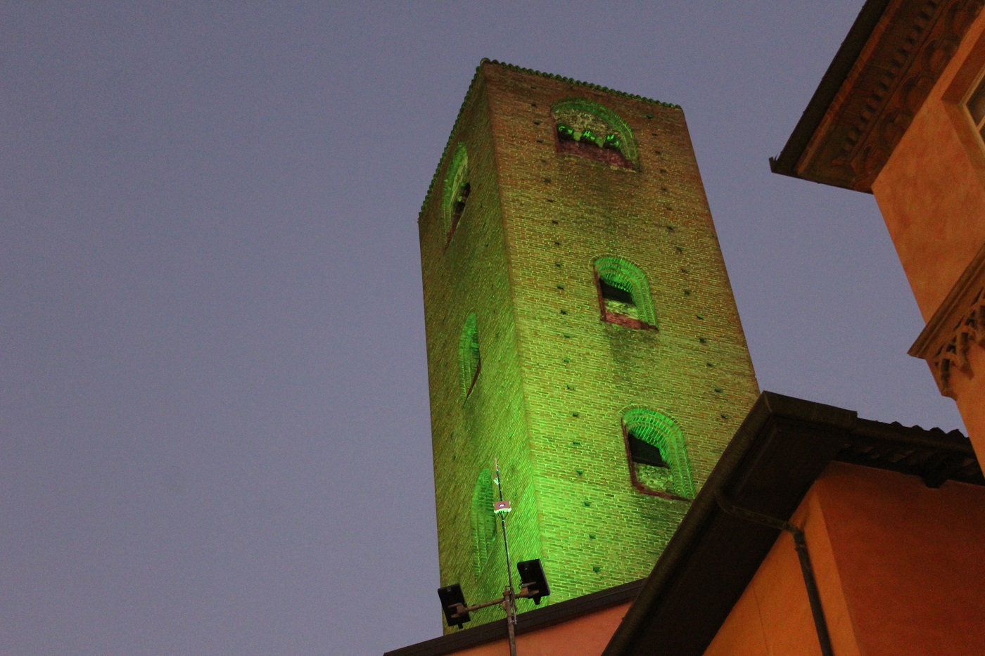 Torri illuminate di verde per la Giornata Mondiale della Salute Mentale giovedì 10 ottobre