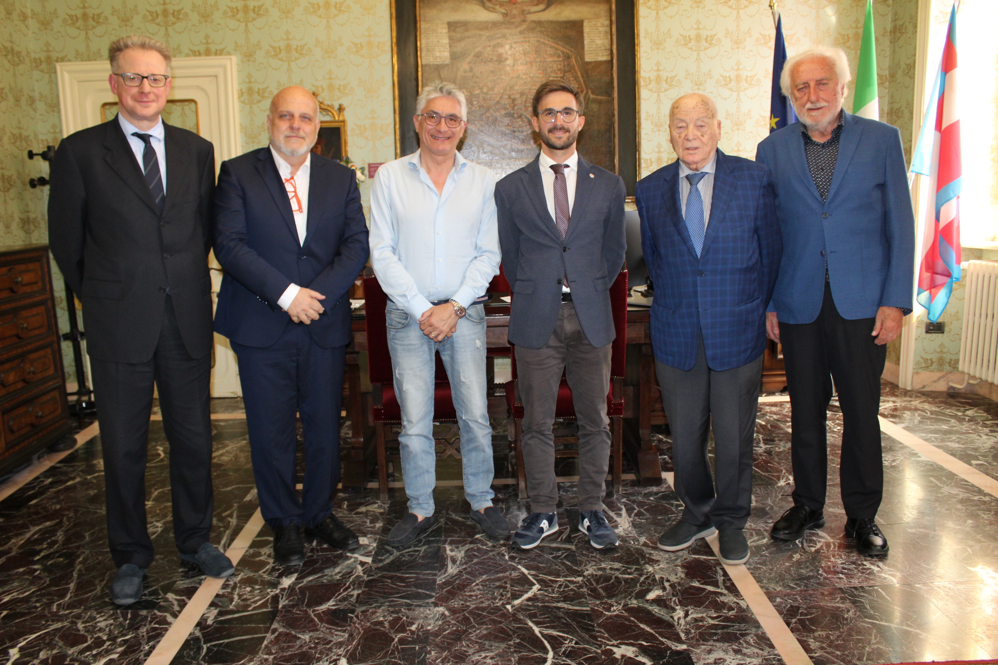 Il sindaco Alberto Gatto ha incontrato gli ex sindaci della città