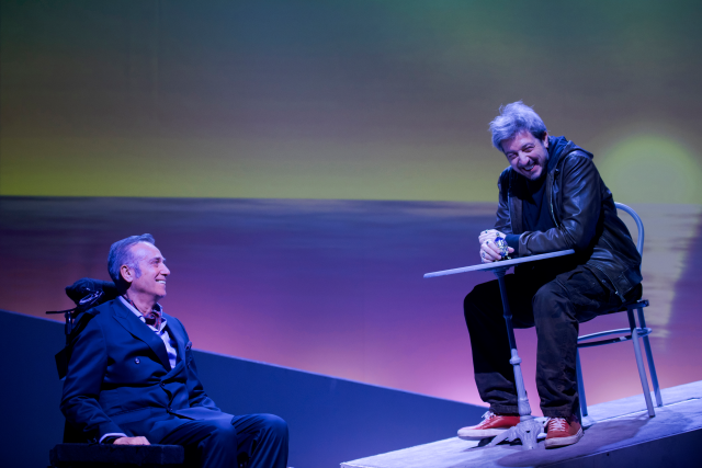 Al Teatro di Alba, mercoledì 17 aprile, tutto esaurito per lo spettacolo “Quasi amici” con Massimo Ghini e Paolo Ruffini