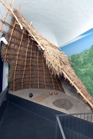 ricostruzione capanna del neolitico